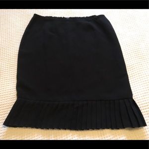 Black pleated skirt